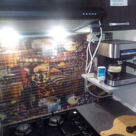 Hostel Florentin camere băi comune acces bucatarie smart tv Netflix Constanţa Exterior foto